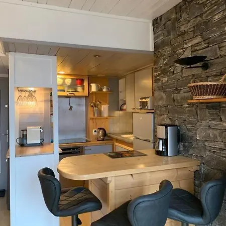 Appartamento 2-bedroom - Mont Blanc Views, Near Flagere Lift *