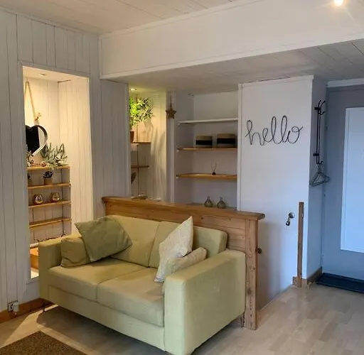 2-Bedroom Chamonix Apartment - Mont Blanc Views, Near Flagere Ski Lift Lejlighed *